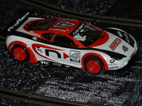 Ascari KZ1 01