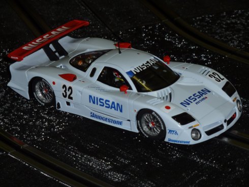 Nissan R390 GT1 02