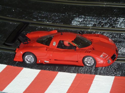 Nissan R390 GT1 Rot 01