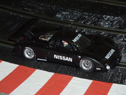 Nissan R390 GT1 schwarz 02